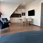 Schoene Aussicht, Stilvoll Modern, Direkt Am Ruestersieler Hafen 3*