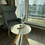 Ξενοδοχείο Schoene Aussicht, Stilvoll Modern, Direkt Am Ruestersieler Hafen Βίλχελμσχαφεν