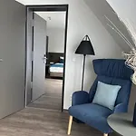 Schoene Aussicht, Stilvoll Modern, Direkt Am Ruestersieler Hafen 호텔 빌헬름스하펜