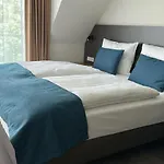 Schoene Aussicht, Stilvoll Modern, Direkt Am Ruestersieler Hafen