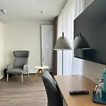 Schoene Aussicht, Stilvoll Modern, Direkt Am Ruestersieler Hafen Otel