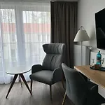 Schoene Aussicht, Stilvoll Modern, Direkt Am Ruestersieler Hafen 호텔 3*