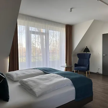 Schoene Aussicht, Stilvoll Modern, Direkt Am Ruestersieler Hafen Hotel 3*