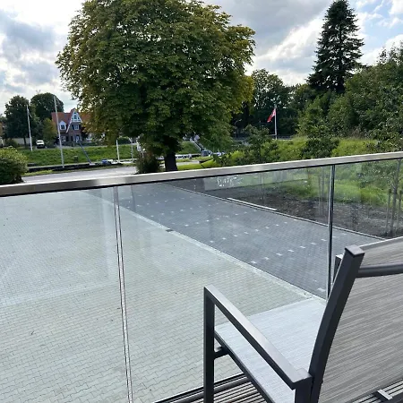 Hotel Schoene Aussicht, Stilvoll Modern, Direkt Am Ruestersieler Hafen Hotel
