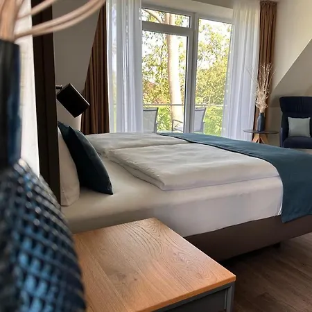 Hotel Hotel Schoene Aussicht, Stilvoll Modern, Direkt Am Ruestersieler Hafen 3*