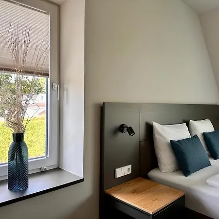 Schoene Aussicht, Stilvoll Modern, Direkt Am Ruestersieler Hafen