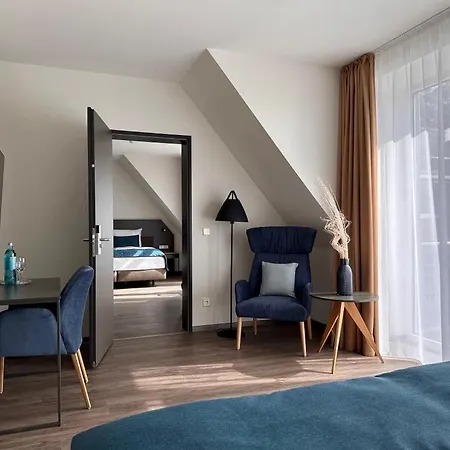 Hotel Schoene Aussicht, Stilvoll Modern, Direkt Am Ruestersieler Hafen Hotel