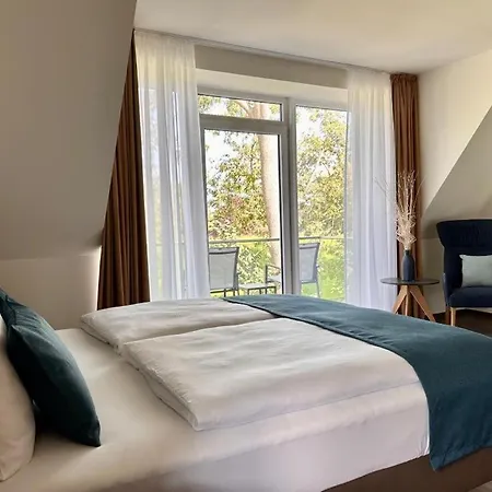 Hotel Hotel Schoene Aussicht, Stilvoll Modern, Direkt Am Ruestersieler Hafen 3*