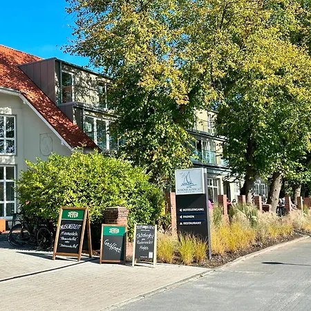 Schoene Aussicht, Stilvoll Modern, Direkt Am Ruestersieler Hafen Hotel 3*