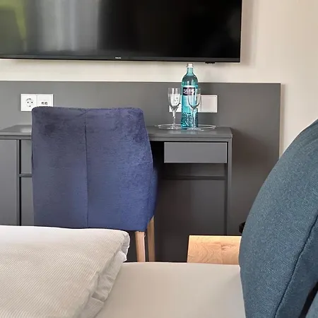 Hotel Schoene Aussicht, Stilvoll Modern, Direkt Am Ruestersieler Hafen Wilhelmshaven