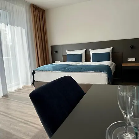 Schoene Aussicht, Stilvoll Modern, Direkt Am Ruestersieler Hafen 3*