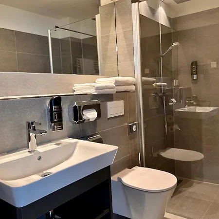 Schoene Aussicht, Stilvoll Modern, Direkt Am Ruestersieler Hafen Hotel
