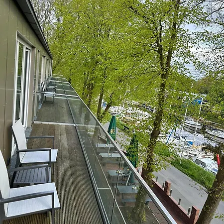 Schoene Aussicht فندق فيلهلمسهافن