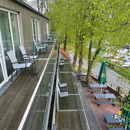Schoene Aussicht فيلهلمسهافن