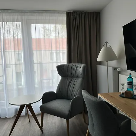 Schoene Aussicht, Stilvoll Modern, Direkt Am Ruestersieler Hafen
