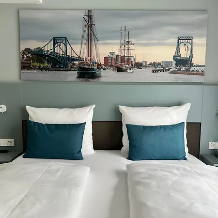 Hotel Hotel Schoene Aussicht, Stilvoll Modern, Direkt Am Ruestersieler Hafen