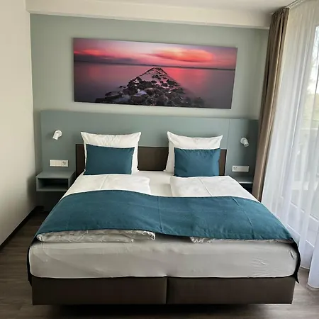 Schoene Aussicht, Stilvoll Modern, Direkt Am Ruestersieler Hafen