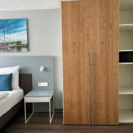 Hotel Schoene Aussicht, Stilvoll Modern, Direkt Am Ruestersieler Hafen Wilhelmshaven