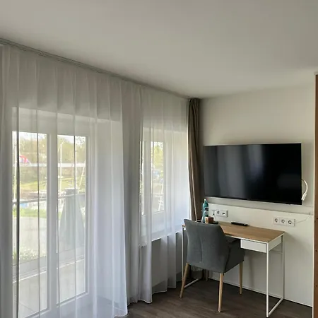 Hotel Schoene Aussicht, Stilvoll Modern, Direkt Am Ruestersieler Hafen