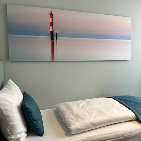 Schoene Aussicht, Stilvoll Modern, Direkt Am Ruestersieler Hafen Hotel