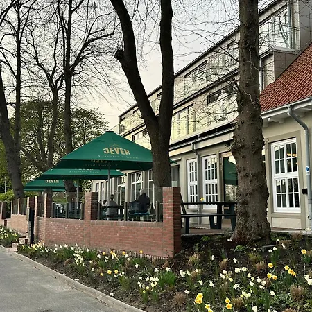Schoene Aussicht, Stilvoll Modern, Direkt Am Ruestersieler Hafen Otel