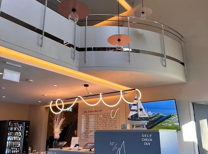 Hotel Schöne Aussicht, Stilvoll Modern, Direkt Am Rüstersieler Hafen 3*