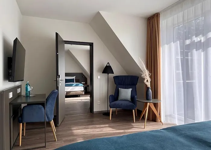 Schöne Aussicht, Stilvoll Modern, Direkt Am Rüstersieler Hafen Hotel