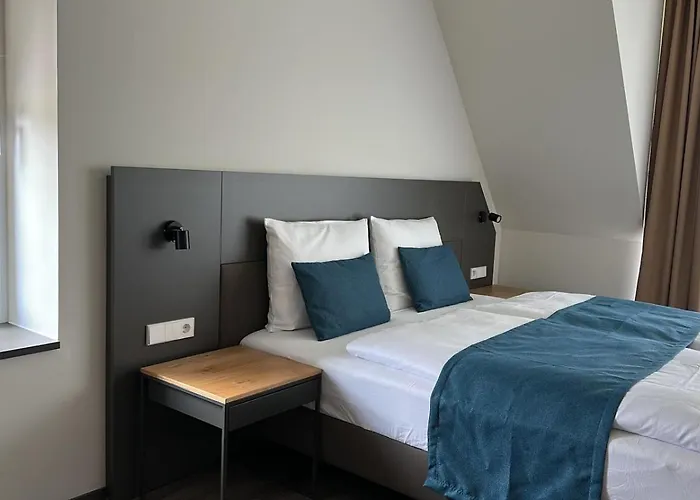 Schöne Aussicht, Stilvoll Modern, Direkt Am Rüstersieler Hafen Hotel