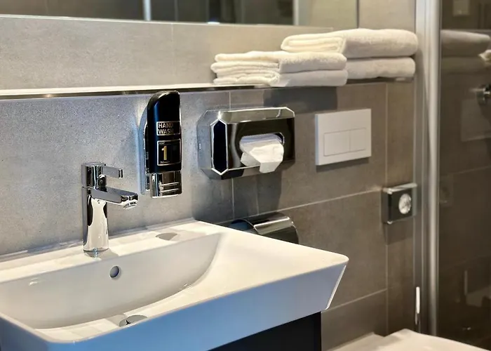 Schoene Aussicht, Stilvoll Modern, Direkt Am Ruestersieler Hafen Otel