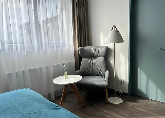 Hotel Schöne Aussicht 3*